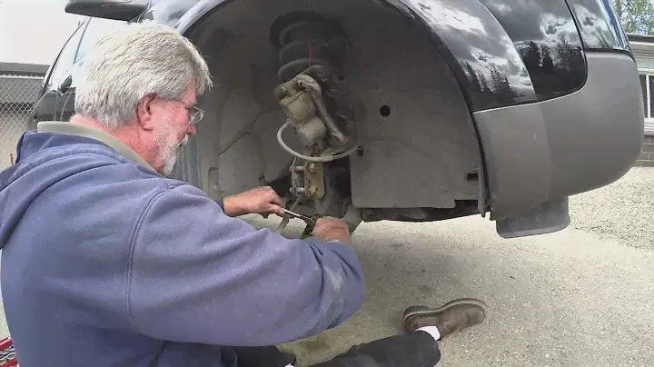 Saturn Vue 2003 VT25E Transmission Removal Part 7